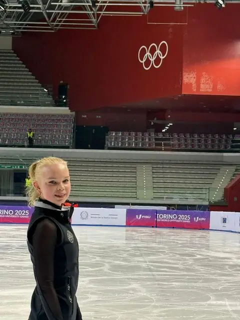 Uisutaja Torino 2025 üliõpilasmängude jääareenil