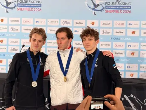 Kolm medalisti Sheffieldi 2026 iluuisutamise EM-i autasustamisel