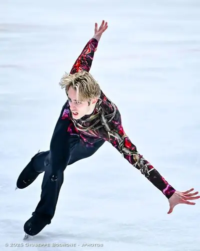 Meesuisutaja hoogsas liikumises Tallinn Trophy võistlusel